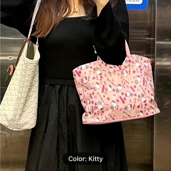 💗💓SANRIO 💗💓HELLO KITTY 🐈‍⬛ TOTES - Picture 2 of 6
